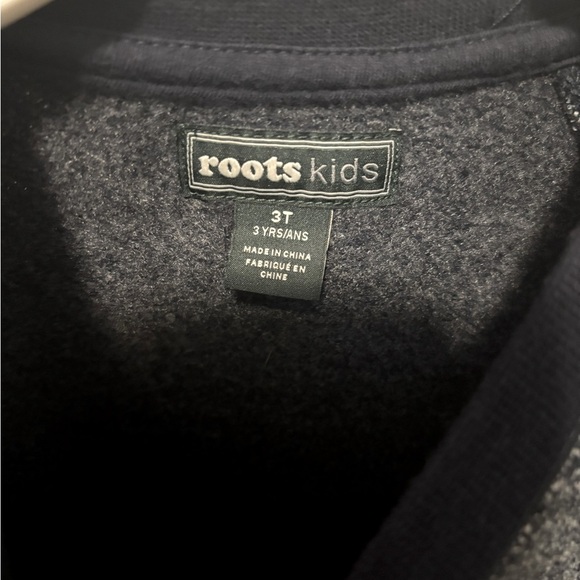 Roots Toddler Sweatshirt 3T Like New - Picture 2 of 4